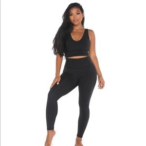 Ethos Basic Leggings in Black